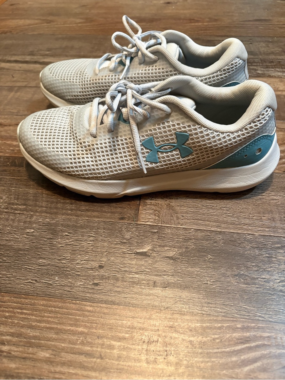 Under Armour women’s size 9 running shoes